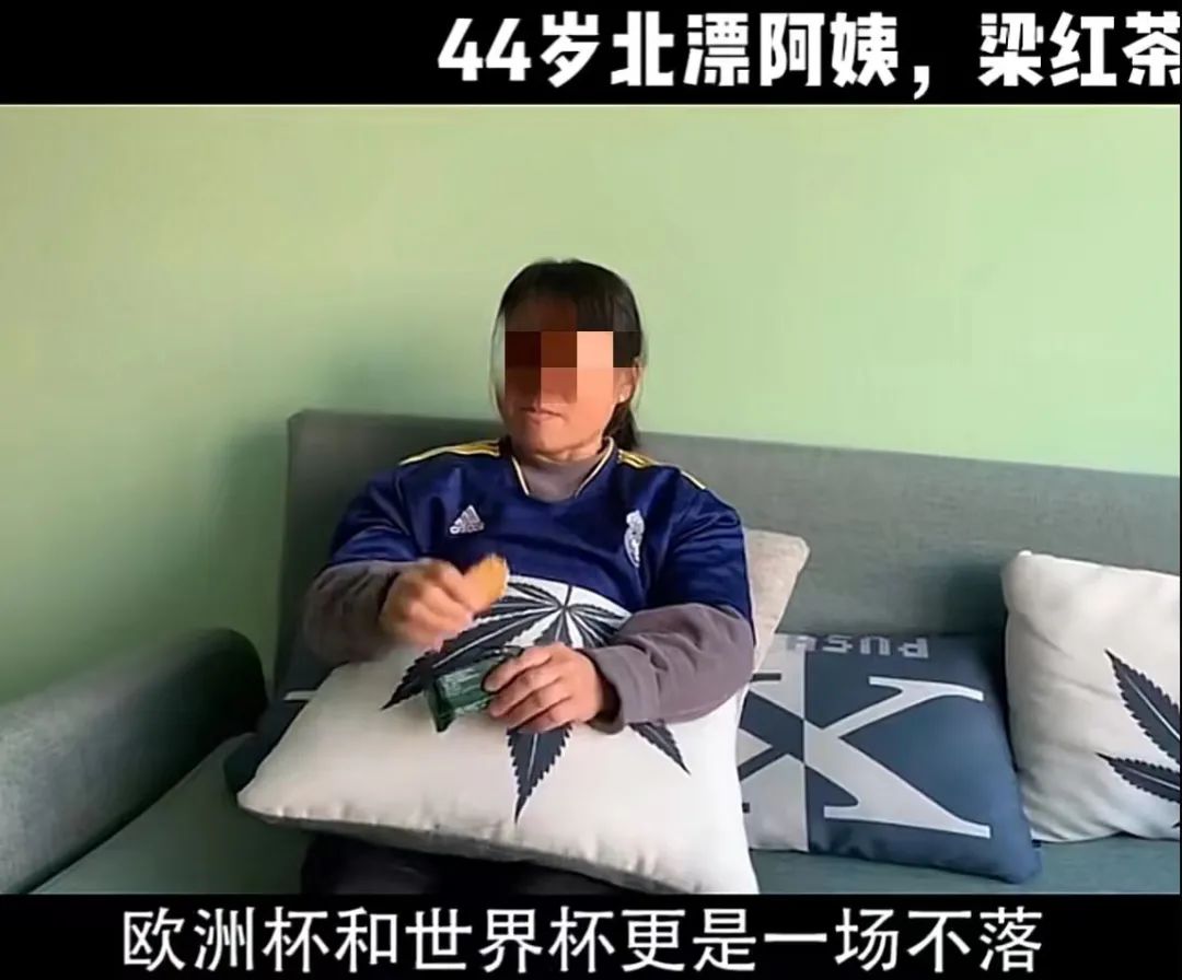 娱乐圈健身自律的女明星_健身很自律的男的叫什么_男明星自律健身视频